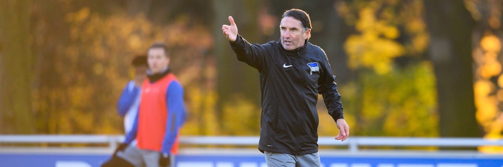 Hertha-Trainer Bruno Labbadia (54) hat weiter Gesprächsbedarf. 