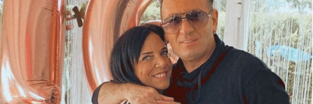 Danni Büchner mit <a href="https://www.extratipp.com/stars/ennesto-monte-schlagersaenger-helena-fuerst-naked-attraction-90053051.html">Ennesto Monte (45)</a>. 