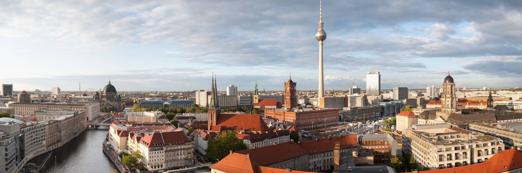 In Berlin sind am Sonntag neue Kontaktbeschränkungen in Kraft getreten.