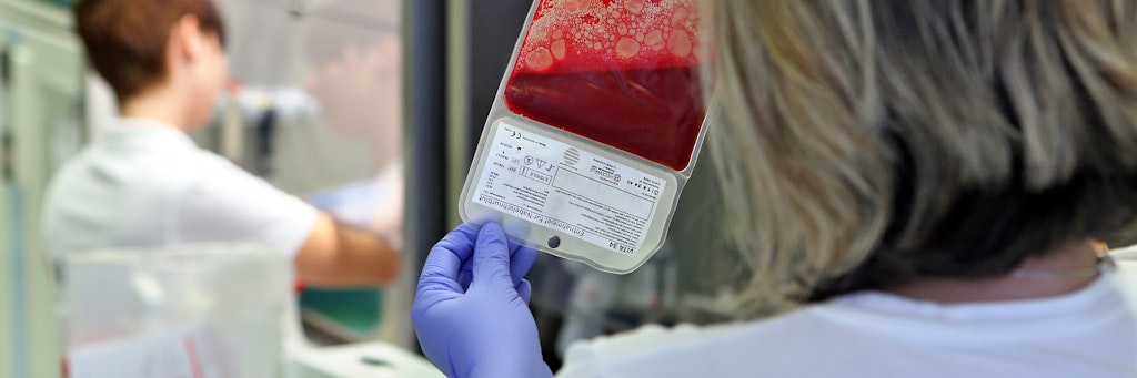 Aus Nabelschnurblut gewonnene Stammzellentransplantate sind in der Regel vor allem für jüngere Patienten geeignet.