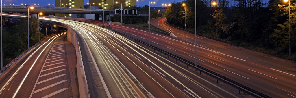Heizkraftwerk der Firma Vattenfall an der Berliner Stadtautobahn bei Nacht BLWX055459 Copyright: xblickwinkel/McPhotox/IngoxSchulzx<br><br><br><br>CHP the Company Vattenfall to the Berlin City highway at Night Copyright xblickwinkel McPHOTOx IngoxSchulzx