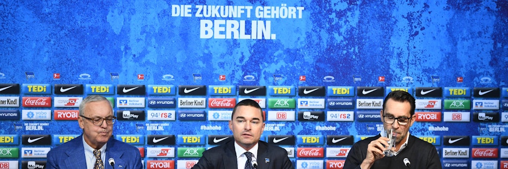 Investor Lars Windhorst (M.) geht es bei Hertha nicht schnell genug. Präsident Werner Gegenbauer (l.) und Manager Michael Preetz agieren in der Corona-Krise lieber vorsichtiger.