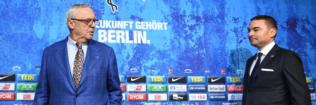 Reden gefühlt mehr über- als miteinander: Hertha-Präsident Werner Gegenbauer und Investor Lars Windhorst.