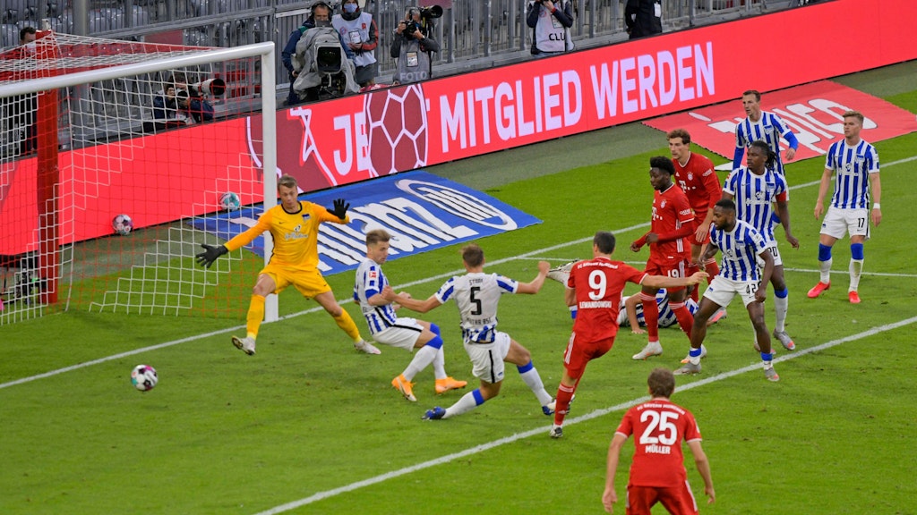 Bei den Über-Bayern hielten die Blau-Weißen lange mit, kassierten erst in der Nachspielzeit das bittere 3:4. 