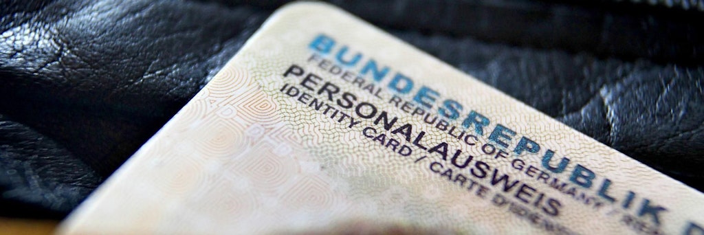 Im Personalausweis muss künftig der Fingerabdruck des Inhabers gespeichert werden.