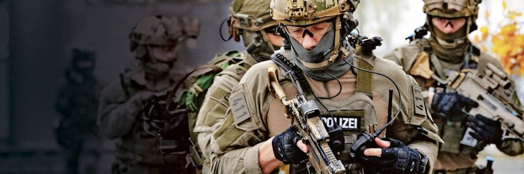 Anti-Terror-Einheiten der GSG9 bei einem Übungseinsatz.