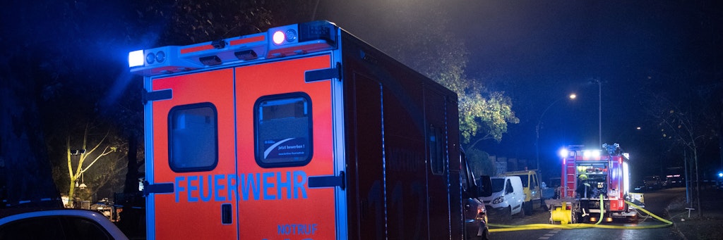Feuerwehrleute bei einem Einsatz vor wenigen Tagen in Berlin-Kreuzberg. 