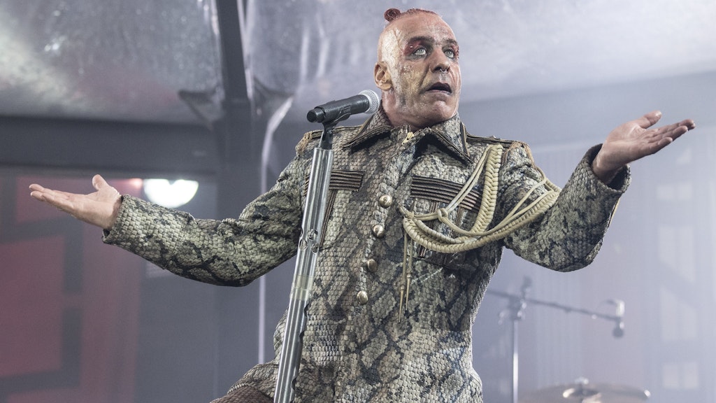 Er brennt für seine Musik: Till Lindemann probiert sich wieder mal solo.