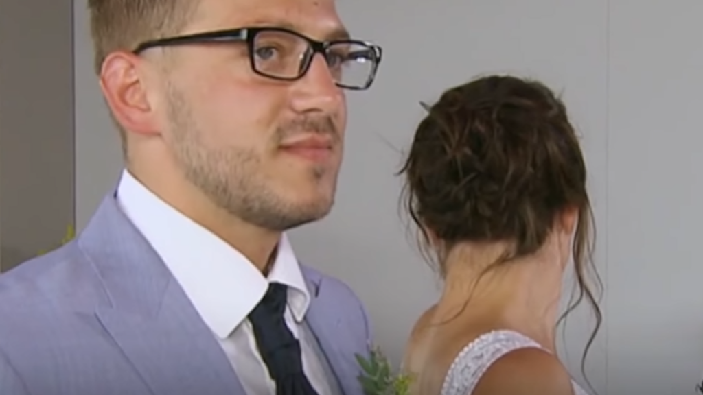 Dreht sich immer wieder weg: Daniela, die eigentlich bei „Hochzeit auf den ersten Blick“ heiraten soll.