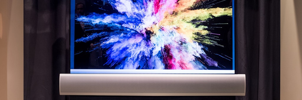 Gut so: Damit es akustisch nicht unschön wird, sollte die Soundbar mindestens so breit wie der Fernseher sein.