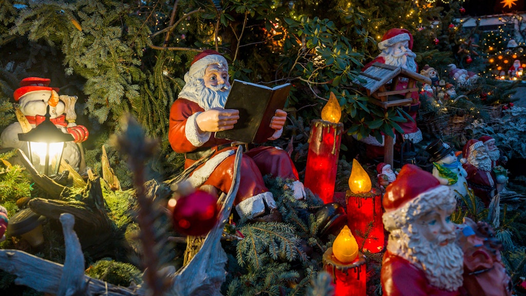 Ein Weihnachtsgarten im Spreewald gibt festliche Stimmung. 