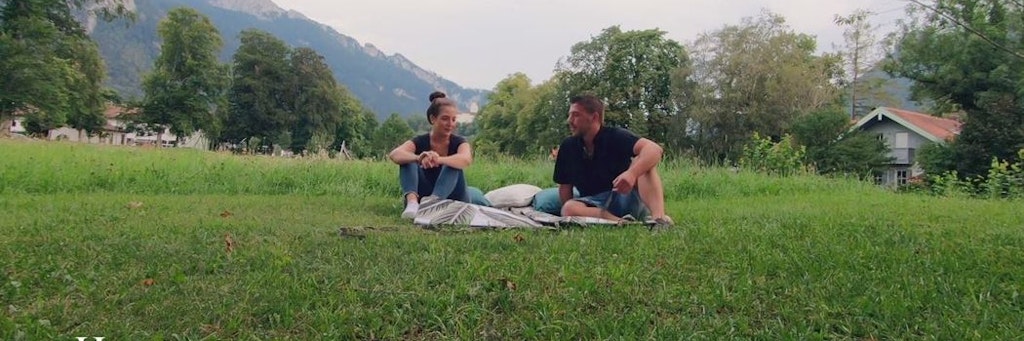 „Hochzeit auf den ersten Blick“: Daniela und René bei einem Picknick. Die Stimmung ist am Boden.