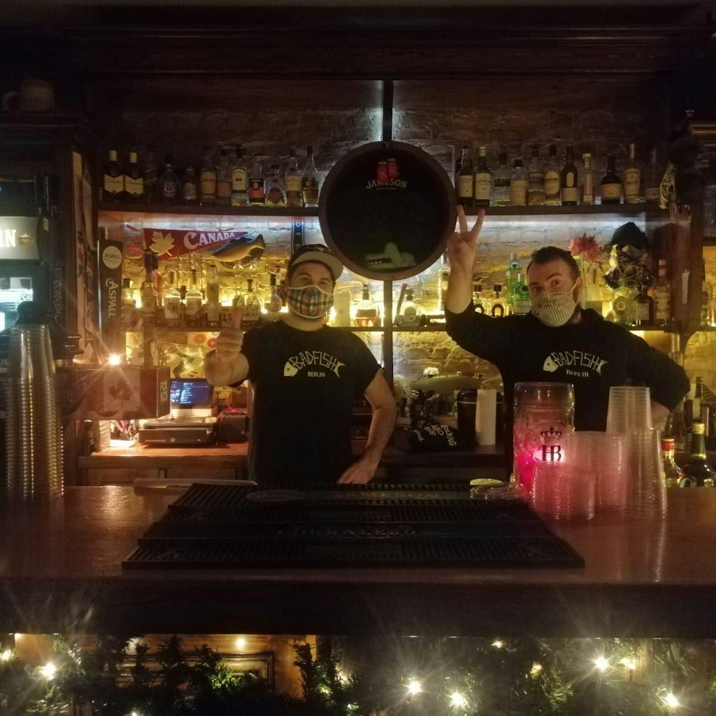 Die Betreiber der Bar schließen zu, weil sie Kunden und MItarbeiter auf der Glühwein-Meile keinem Risiko aussetzen wollen. 