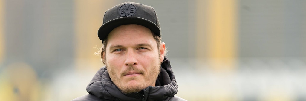 Trainer Edin Terzic soll den BVB-Profis wieder Beine machen. 