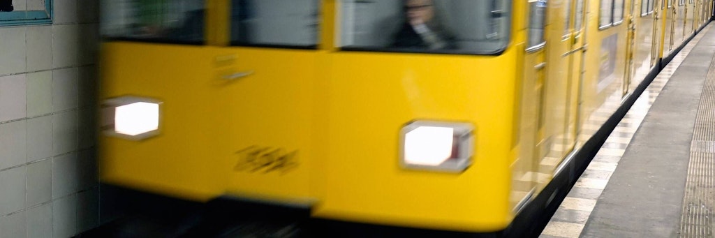 Am Moritzplatz in Berlin kam es zu einem Unfall. Ein Mann wurde schwer verletzt.