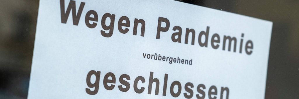 „Wegen Pandemie vorübergehend geschlossen“, so steht es bereits an der Ladentür eines Berliner Geschäftes.