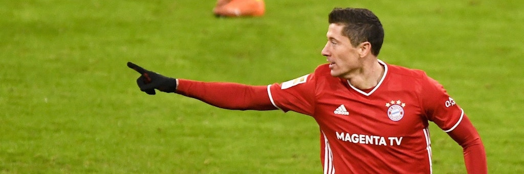 Bedankt sich bei seinem Teamkollegen für die Vorarbeit: Bayern-Stürmer Robert Lewandowski entwickelte sich vom Egoisten zum Teamplayer. 