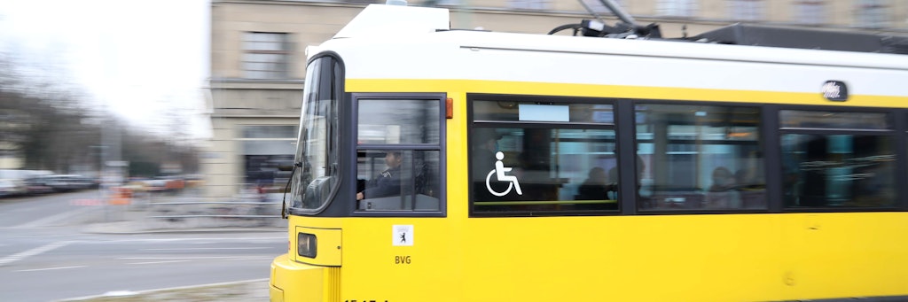 Die Folgen des Lockdowns sind auch leerere Straßenbahnen.