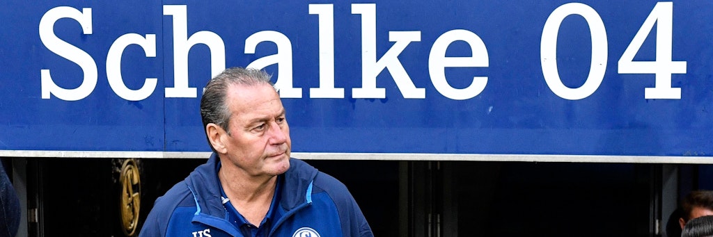 Huub Stevens übernimmt zum vierten Mal den Trainerposten auf Schalke 04. Dieses Mal ist es ein Himmelfahrtskommando.
