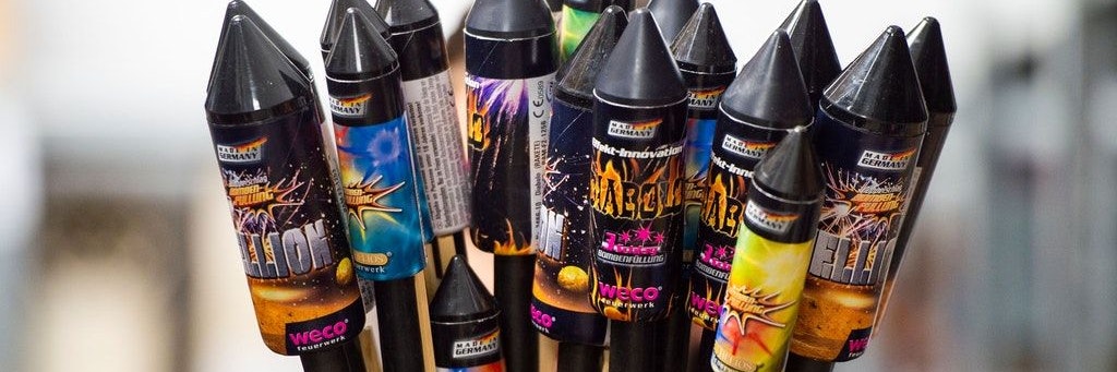 Silvesterraketen: In diesem Jahr gibt es vielerorts Böllerverbote.