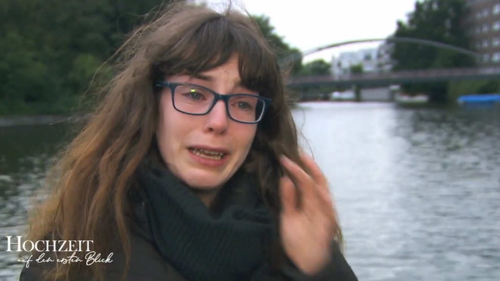 Weint bittere Tränen: Annika bei „Hochzeit auf den ersten Blick“.