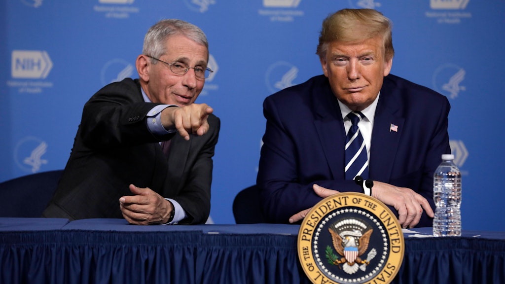 Trügerische Einigkeit: Anthony Fauci ließ sich auch von Donald Trumps Einschüchterungsversuchen nicht beeindrucken. 