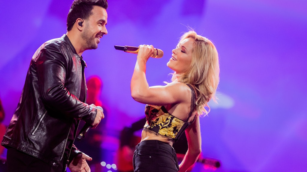 Helene Fischer mit Sänger Luis Fonsi bei ihrer großen Show 2018.