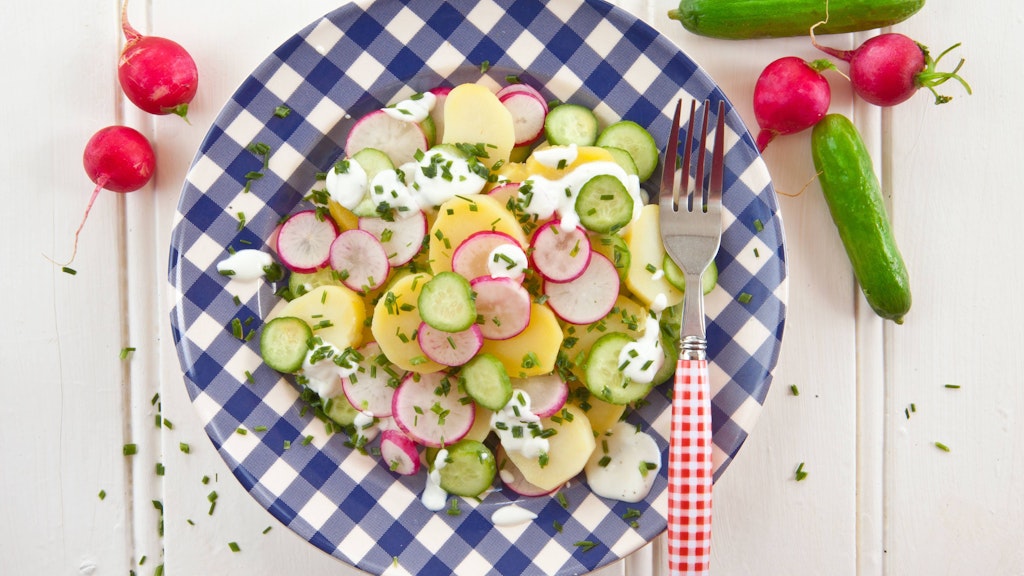 Kartoffelsalat mit Radieschen. 