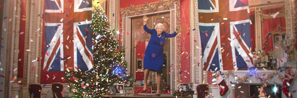 Sieht echt aus, ist es aber nicht: Queen Elizabeth II, gespielt von der Schauspielerin Debra Stephenson, die die alternative Weihnachtsbotschaft von Channel 4 überbringt.
