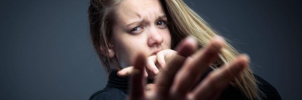 Opfer von häuslicher Gewalt sollten sich an die Polizei, den Weißen Ring oder andere Hilfseinrichtungen wenden.