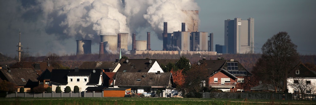 Das RWE-Braunkohlekraftwerk Niederaußem in Nordrhein-Westfalen geht offiziell vom Netz. Es ist aber schon seit 18. Dezember nicht mehr in Betrieb.
