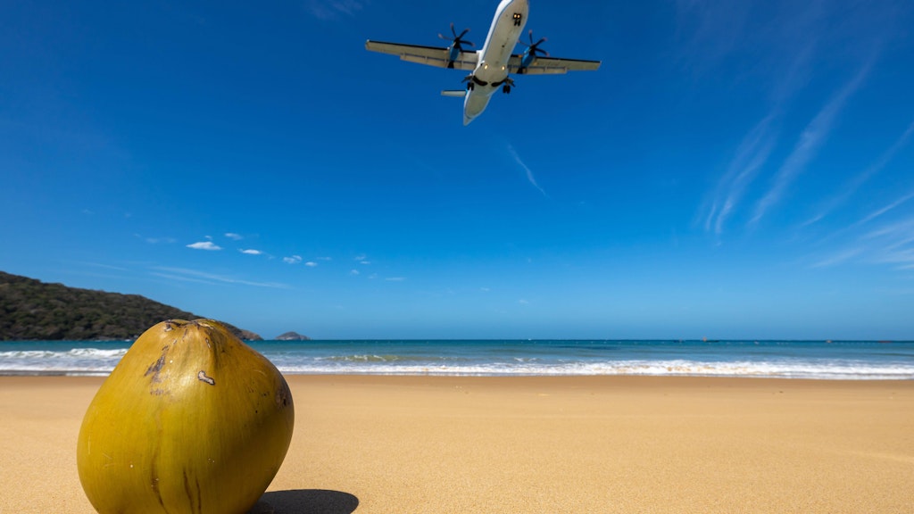Ein Flugzeug im Landeanflug auf Vietnam