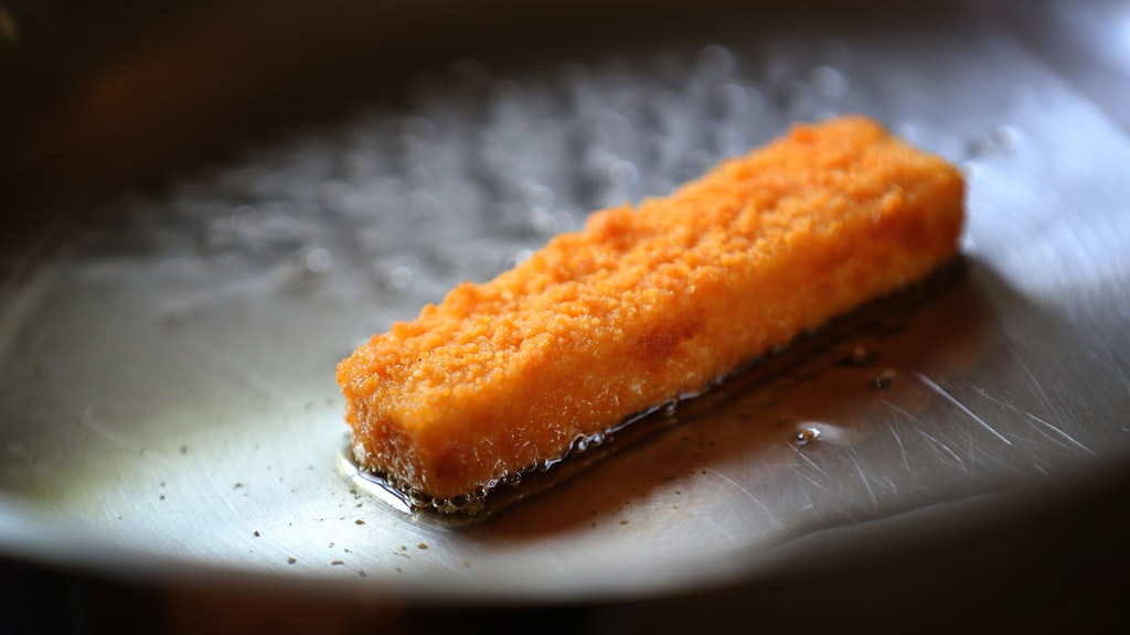 Der Fischstäbchenhersteller Iglo will dem Konkurrenten Appel Feinkost verbieten, mit einer ähnlichen Werbefigur im Seemannslook Werbung zu machen.
