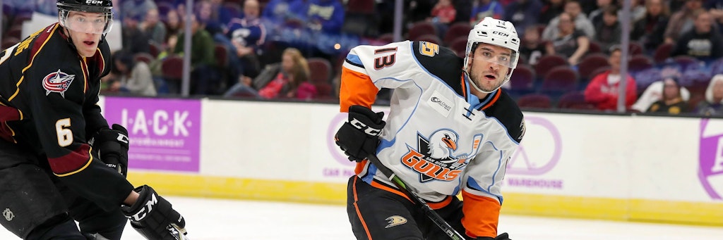 Giovanni Fiore trägt ab sofort das Eisbären-Trikot.