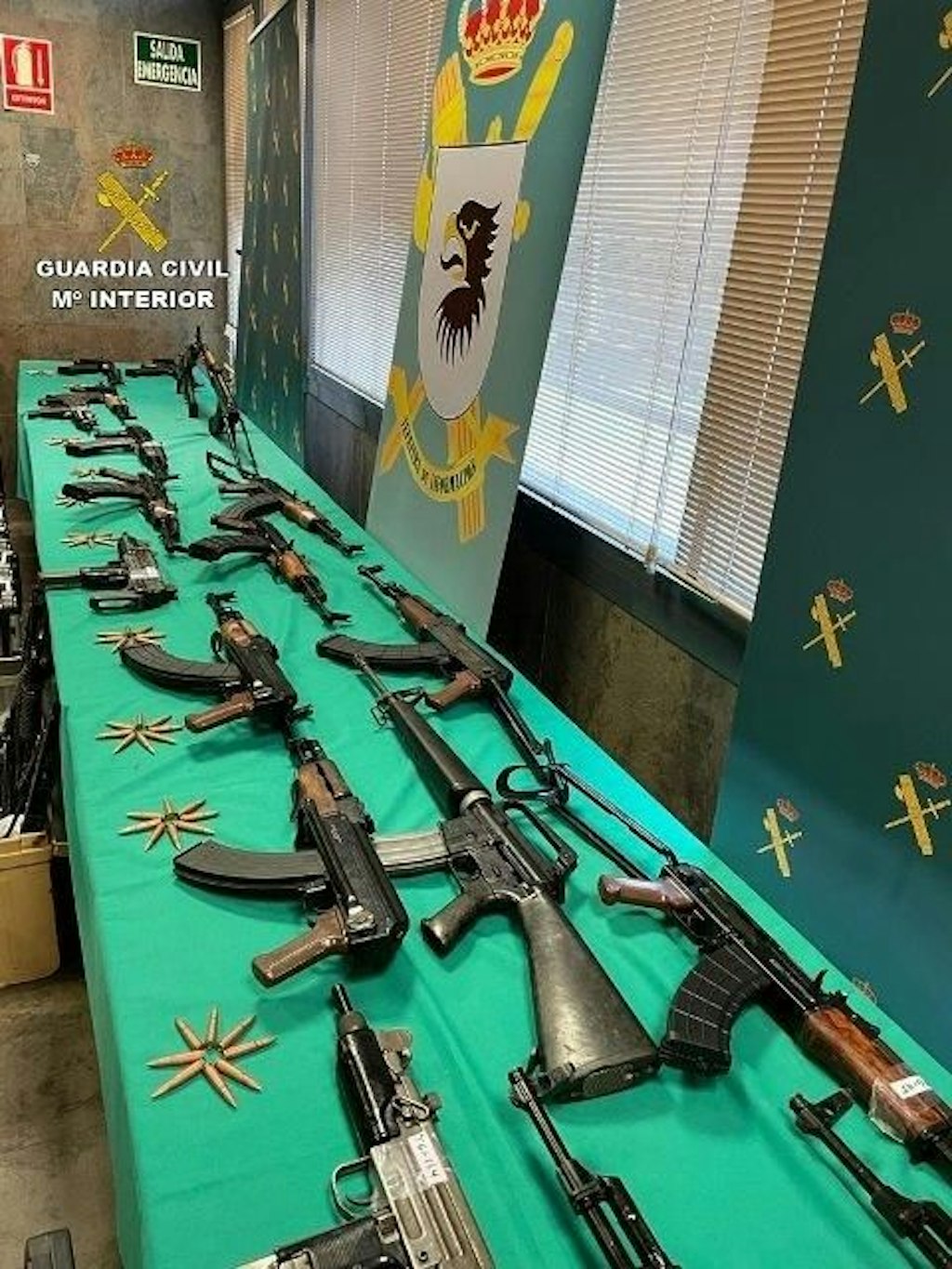 Ein Teil der beschlagnahmten Waffen.