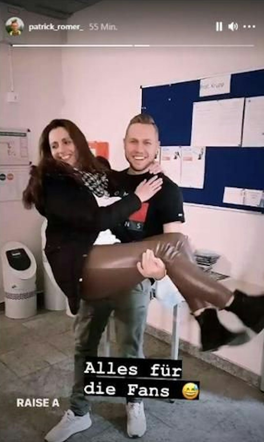 Nur ein Fan? Patrick zeigt sich im Netz mit einer anderen Frau! 