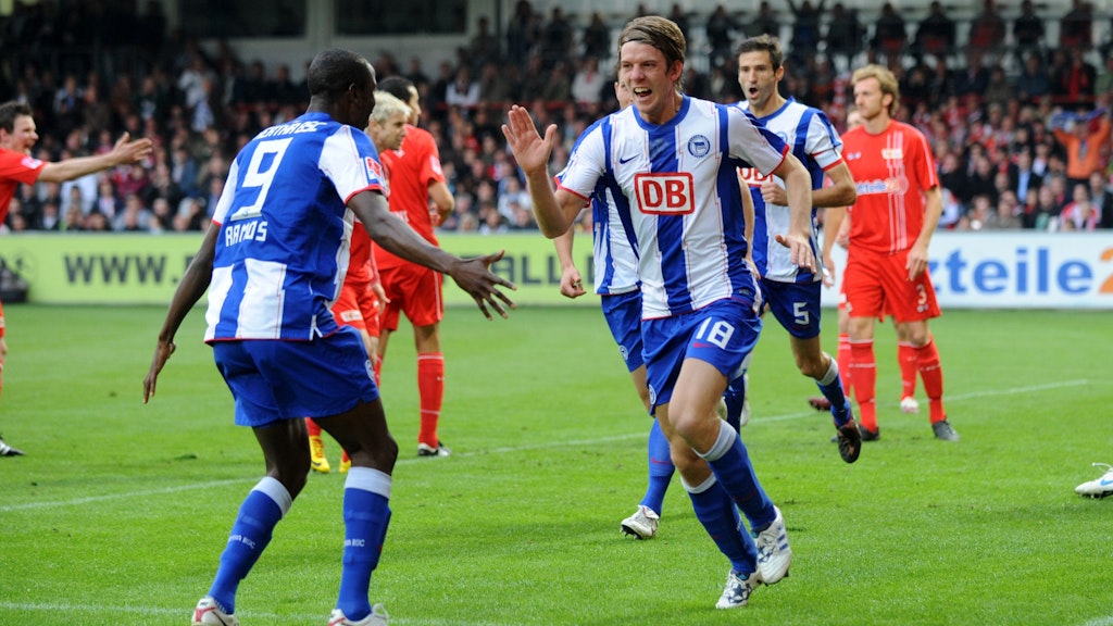 2. Bundesliga-Saison 2010 / 2011: Adrian Ramos und Peter Niemeyer jubeln. <br><br><br><br>