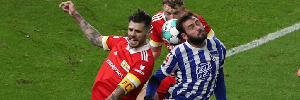 Vergebliche Liebesmüh: Christopher Trimmel und Marvin Friedrich im vollen Einsatz gegen Herthas Lucas Tousart.