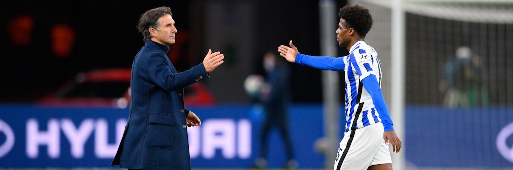 Hertha-Trainer Bruno Labbadia war mit Javairo Dilrosun (r.) beim Derbysieg gegen den 1. FC Union zufrieden, will aber noch mehr sehen.