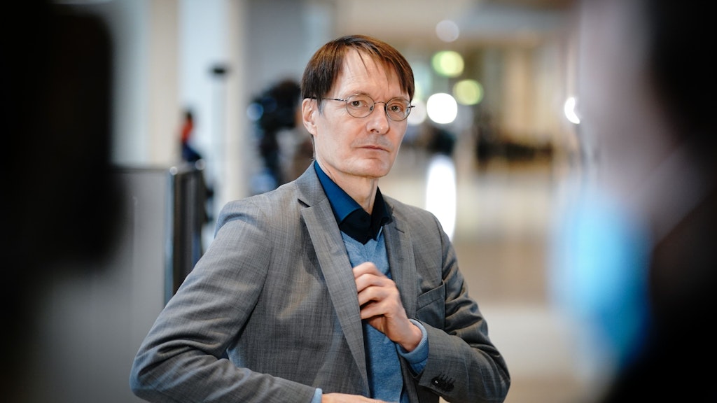 Gesundheitsexperte Karl Lauterbach (SPD) mahnt weitere Corona-Verschärfungen an.