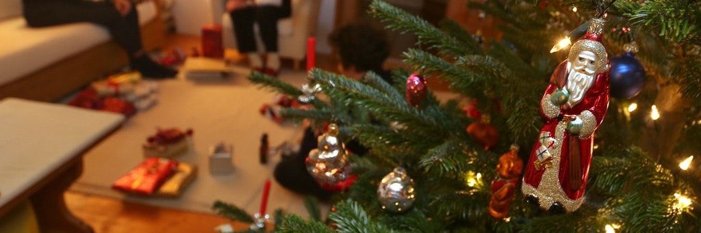 Viele Menschen sind einer Umfrage zufolge bereit, die eigentlich für gut befundenen Corona-Regeln an Weihnachten zu brechen.