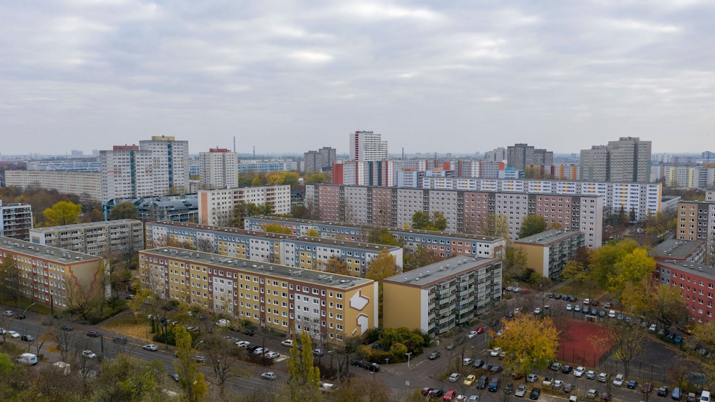 Die Qualen sollen sich in einem Wohnheim in Berlin-Hohenschönhausen abgespielt haben.