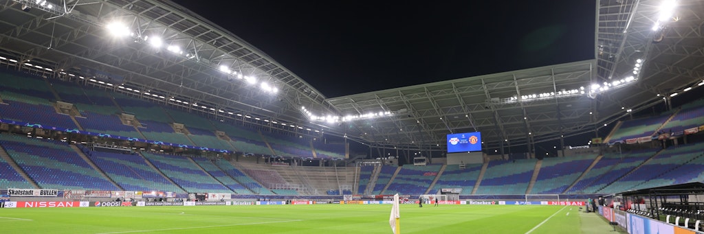 Blick in das leere Stadion vor Beginn des Spiels RB Leipzig gegen Manchester United. 