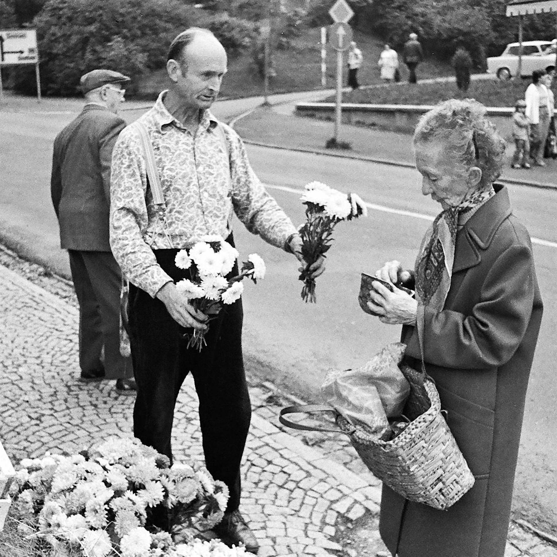 DDR: Erinnerungen an eine Zeit ohne Valentinstag: Als Blumen noch Pflückware waren: