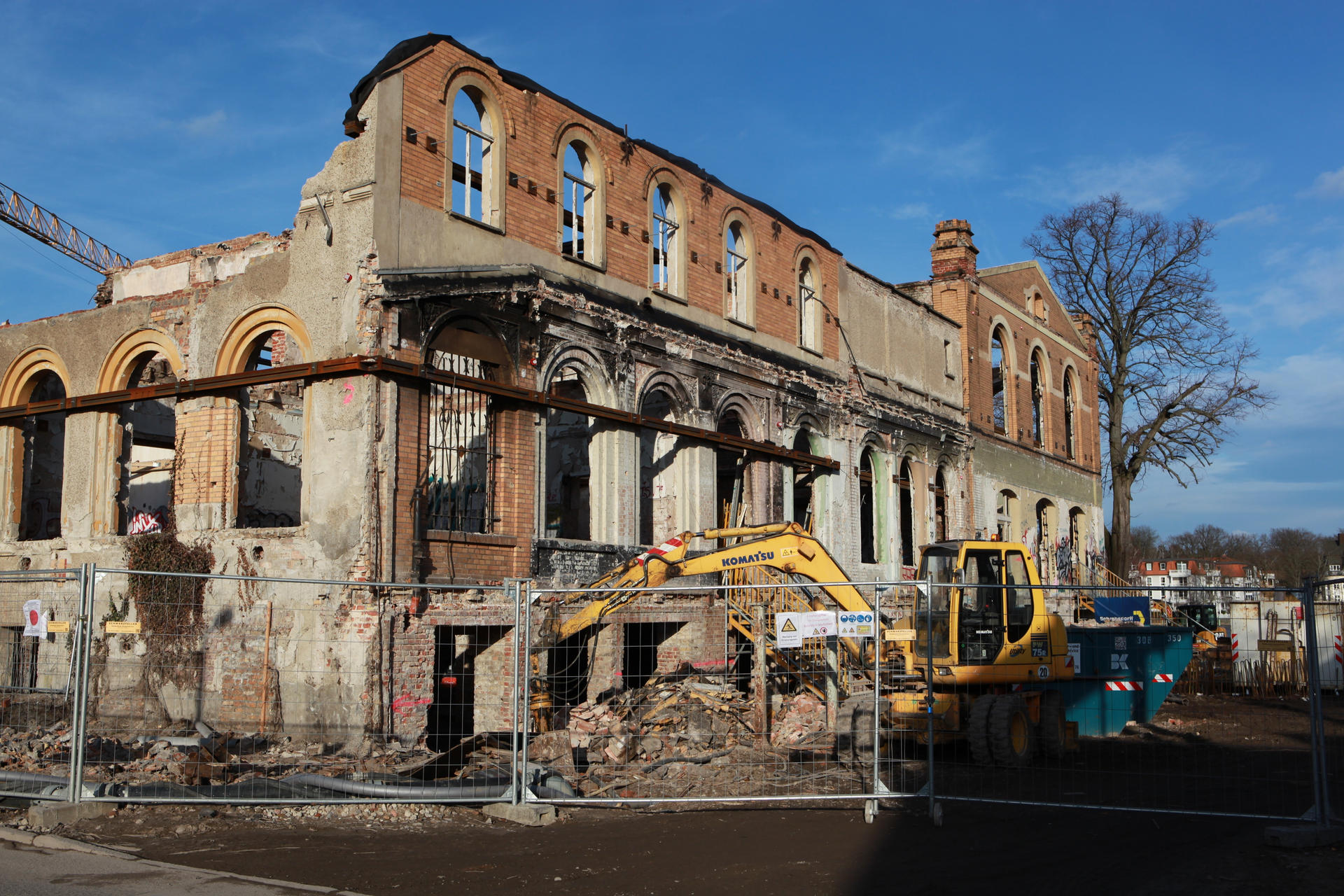 Image - Denkmalschützer empört: Historisches Gesellschaftshaus Riviera in Grünau heimlich abgerissen