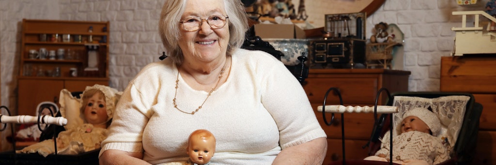 Margot Sharma (82) hat Hunderte von Puppen, die sie gern an ein Museum geben würde.