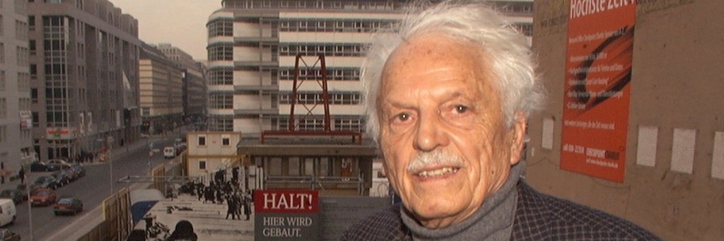 Der Historiker zu Lebzeiten im Museum am Checkpoint Charlie.