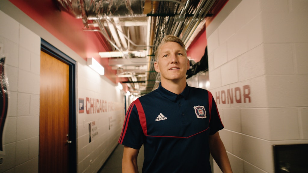 Bastian Schweinsteiger in einer Szene aus dem Dokumentarfilm "Schweinsteiger: Memories - Von Anfang bis Legende" von Til Schweiger.