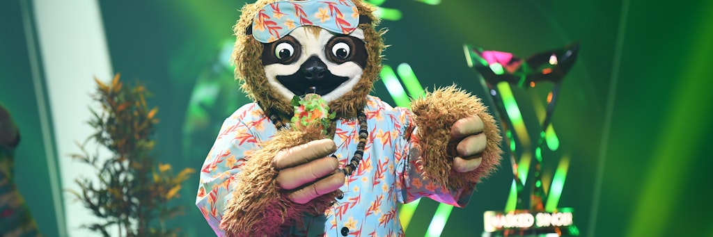 Die Figur «Das Faultier» steht in der Prosieben-Show «The Masked Singer» auf der Bühne. 