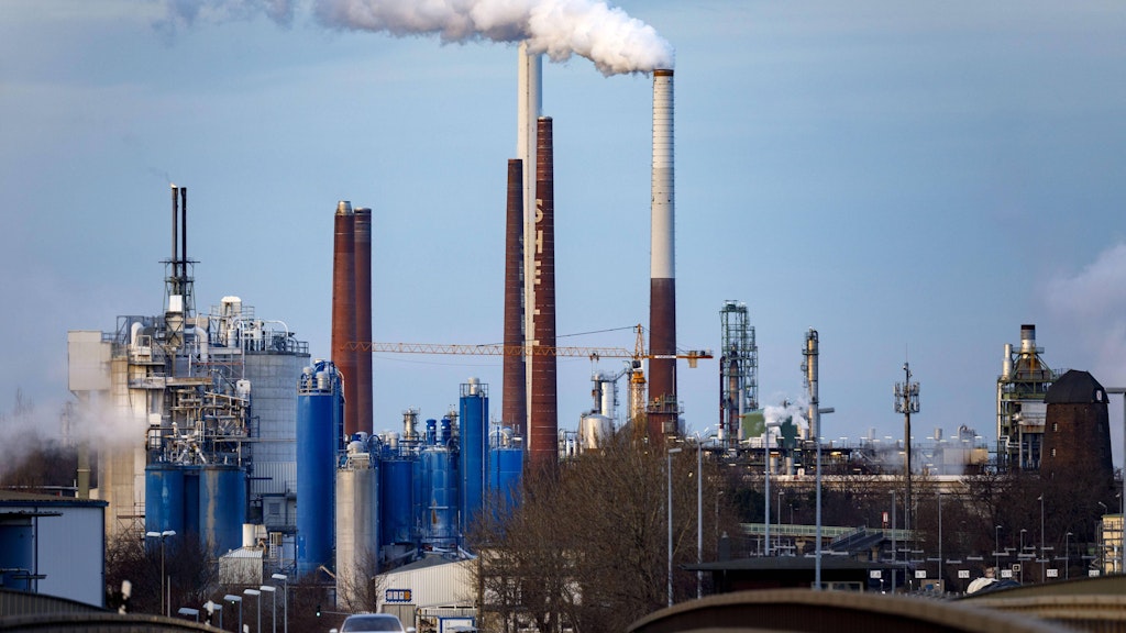 <div>An der Shell Rheinland Raffinerie in Godorf wurde eine von grünem Strom betriebene Wasserstoff-Herstellung errichtet. </div>